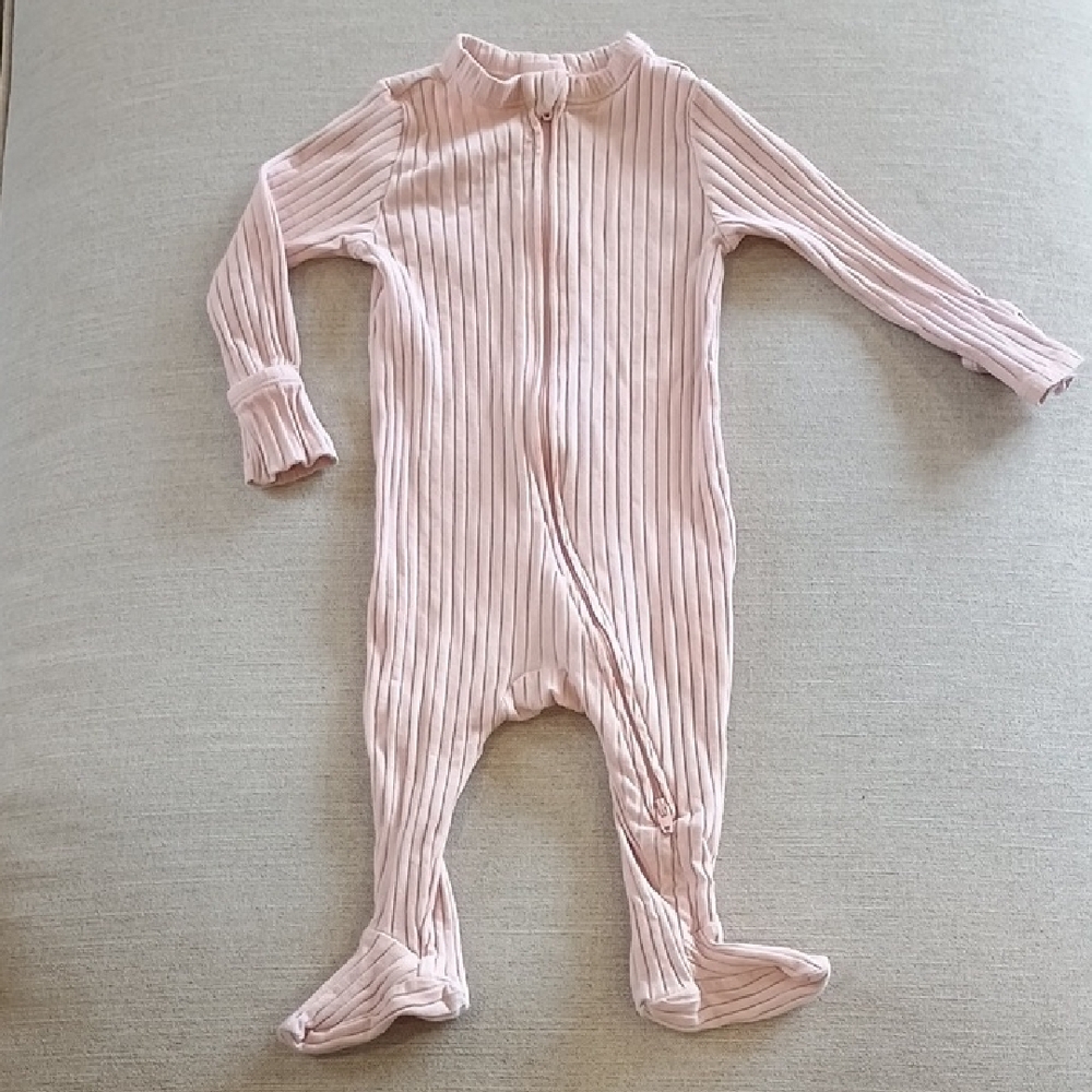 Old Navy Pink Ribbed Sleeper 6-9m